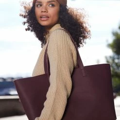 Estella Bartlett The Scoresby