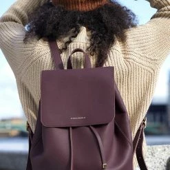 Estella Bartlett New In The Copperfield