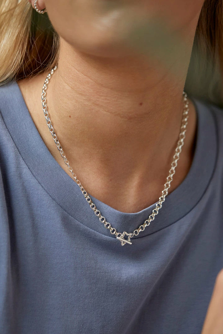 Estella Bartlett Star T-Bar Link Chain Necklace 2 Estella Bartlett Star T-Bar Link Chain Necklace