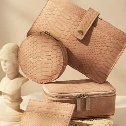 Estella Bartlett Circle Coin Purse